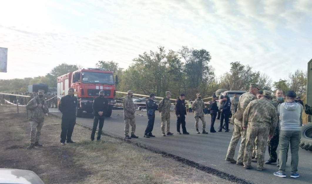 В Чугуев прибыли более 60 спасателей.