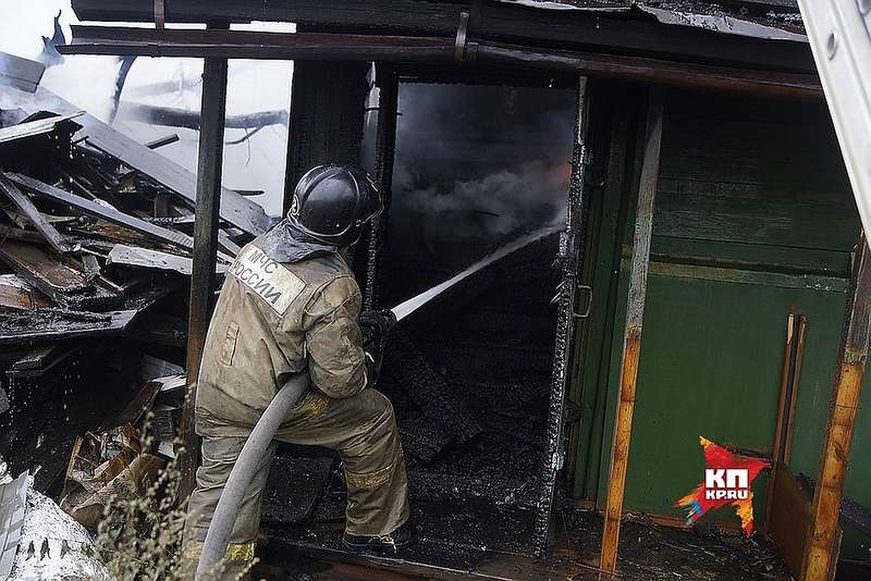 Ð®Ð½Ð¾ÑˆÐ° Ð½Ðµ Ñ€Ð°ÑÑ‚ÐµÑ€ÑÐ»ÑÑ Ð¸ ÑÐ¿Ð°Ñ Ñ€Ð¾Ð´ÑÑ‚Ð²ÐµÐ½Ð½Ð¸ÐºÐ¾Ð² Ð¸Ð· Ð¾Ð³Ð½Ñ Ð¤Ð¾Ñ‚Ð¾: ÐÐ»ÐµÐºÑÐµÐ¹ Ð‘Ð£Ð›ÐÐ¢ÐžÐ’ quziehidqriqtuglv