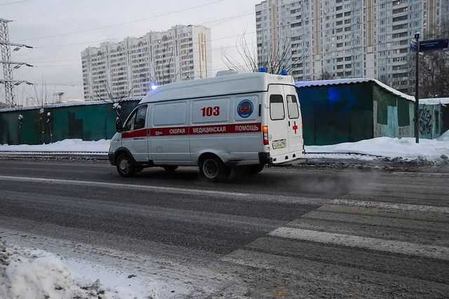 Автомобилист насмерть сбил женщину на пешеходном переходе в Москве